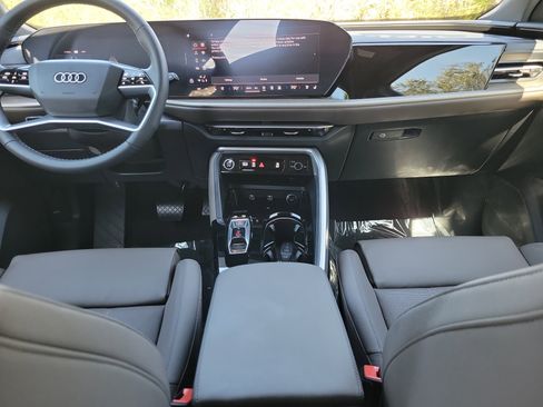 Used 2025 Audi Q5 Premium Plus w/ Premium Plus image 16