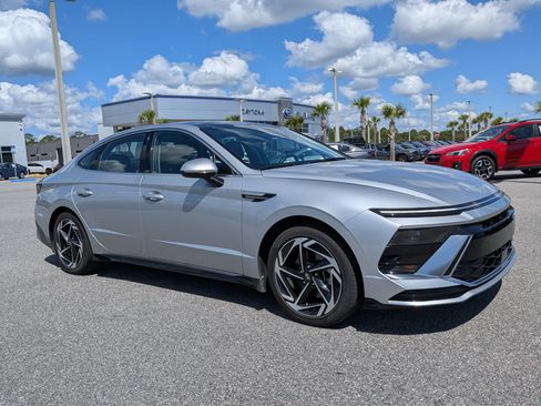 Used 2024 Hyundai Sonata SEL w/ Convenience Package image 2