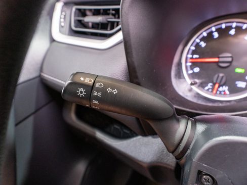 Used 2019 Toyota RAV4 LE AWD/4WD image 25