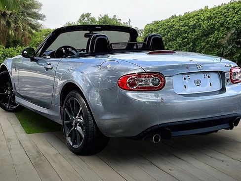 Used 2015 MAZDA MX-5 Miata Club RWD image 9