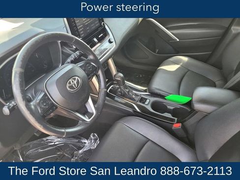 Used 2022 Toyota Corolla Cross XLE AWD/4WD image 22
