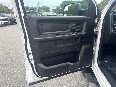Used 2016 RAM 2500 Tradesman w/ Chrome Appearance Group RWD image 14