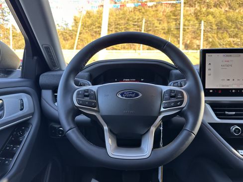 New 2026 Ford Explorer Active w/ Active Comfort Package image 9