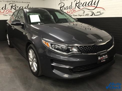 Used 2018 Kia Optima EX w/ Premium Package image 3