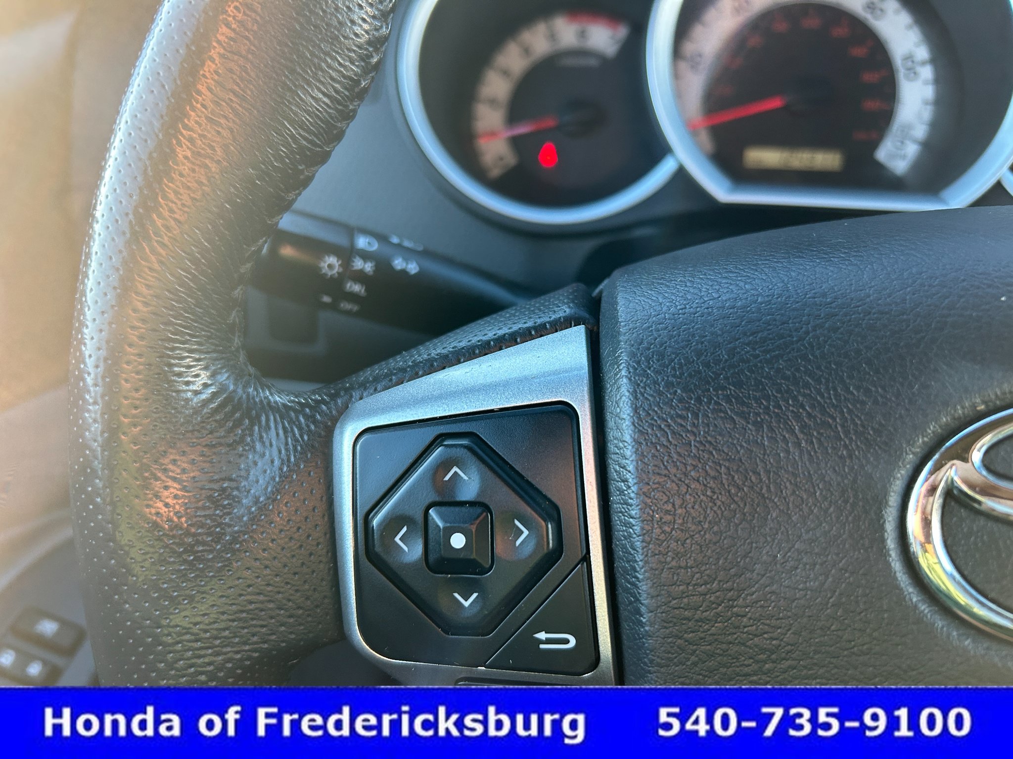 Used 2015 Toyota Tacoma 4x4 Double Cab w/ SR5 Package image 17