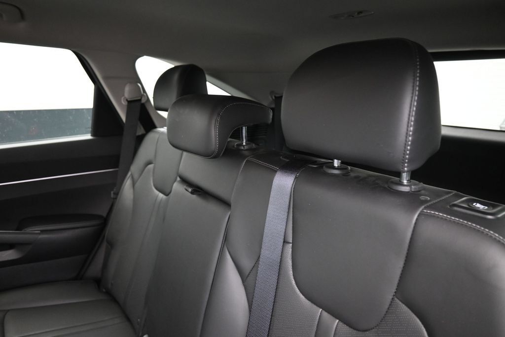 Certified 2023 Kia Sorento S AWD/4WD image 12