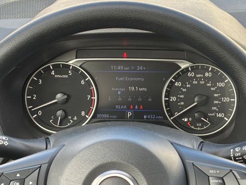 Used 2025 Nissan Altima 2.5 SV image 34