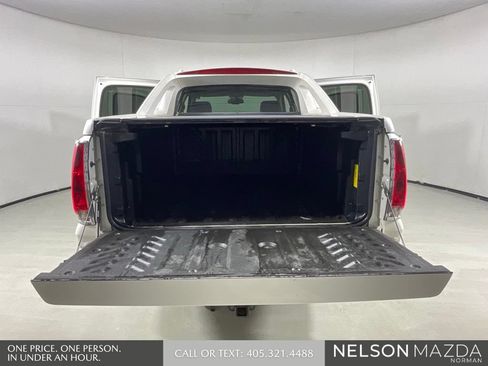 Used 2011 Cadillac Escalade EXT Luxury AWD/4WD image 13