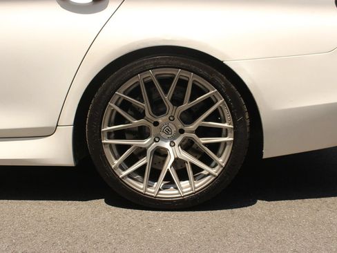 Used 2013 BMW M5 RWD image 10