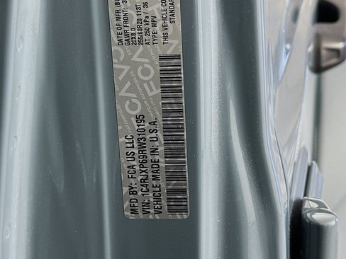 Used 2024 Jeep Wrangler Unlimited Sahara AWD/4WD image 12