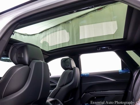 New 2025 Cadillac Lyriq Sport image 10