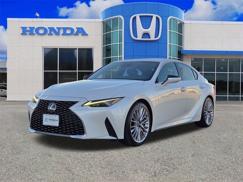 Used 2023 Lexus IS 300 300 w/ Premium Package image 7