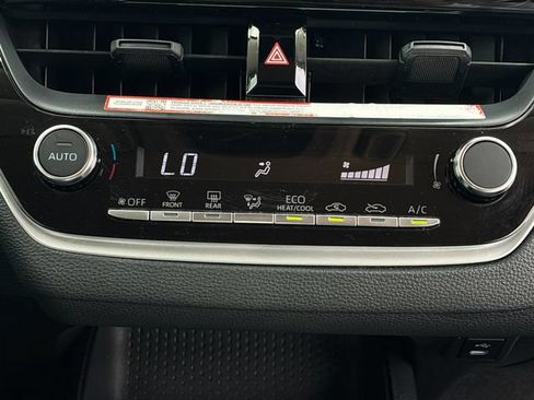 Used 2025 Toyota Corolla LE FWD image 19