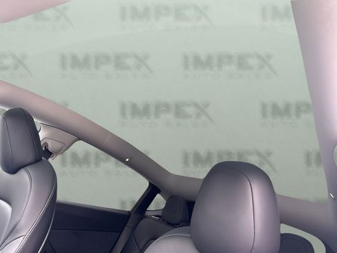 Used 2022 Tesla Model Y Performance image 11