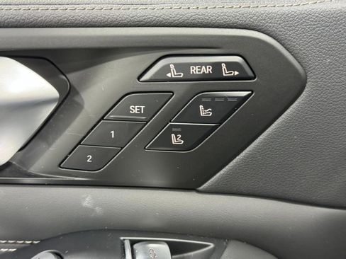 Used 2021 BMW X7 M50i image 27