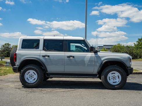 New 2026 Ford Bronco Heritage Edition AWD/4WD image 3