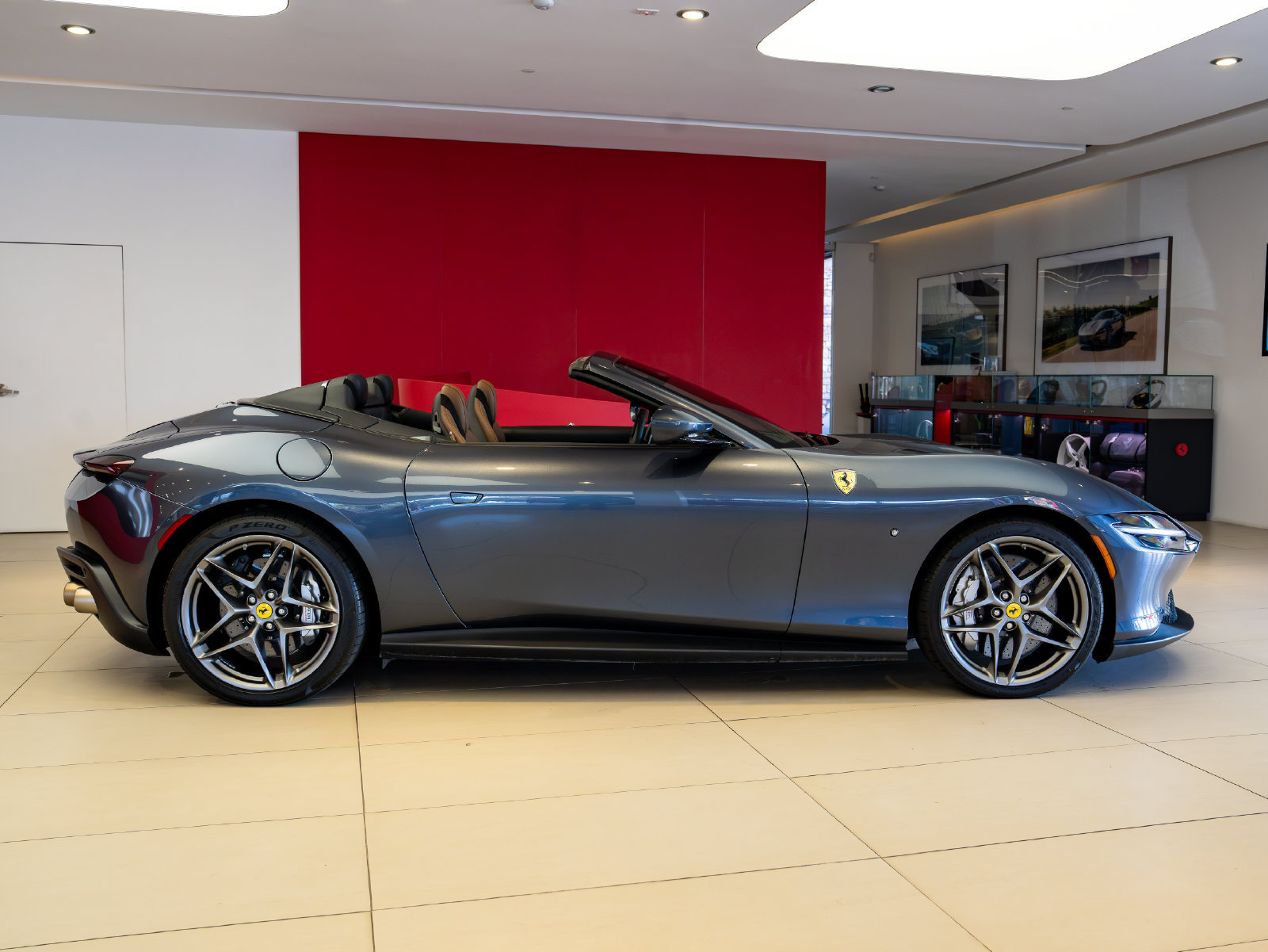 Used 2025 Ferrari Roma Spider RWD image 7
