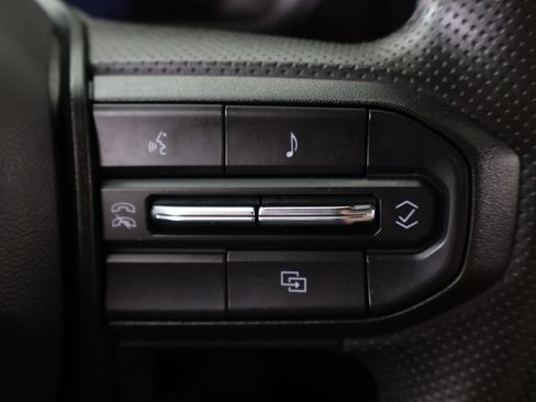 Used 2023 Chevrolet Colorado Trail Boss AWD/4WD image 40