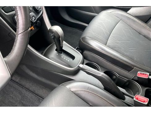 Used 2021 Chevrolet Trax LT w/ Driver Confidence Package AWD/4WD image 18