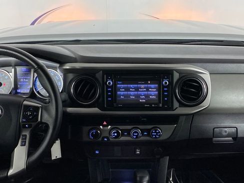 Used 2018 Toyota Tacoma SR5 image 13