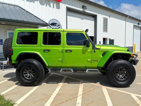 Used 2018 Jeep Wrangler Unlimited Rubicon AWD/4WD image 3