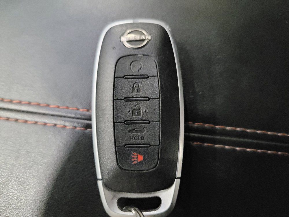 Used 2025 Nissan Sentra SR FWD image 32