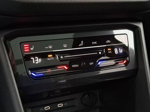 Certified 2024 Volkswagen Tiguan SE R-Line image 16
