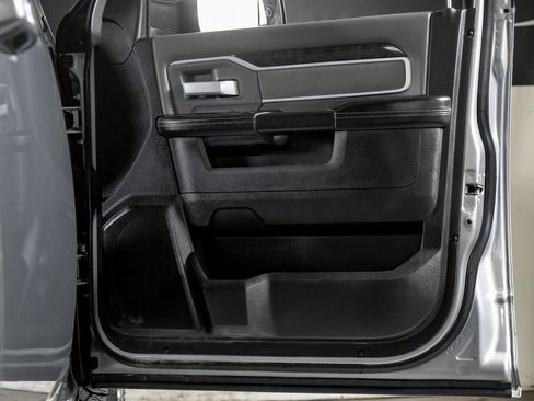 Used 2022 RAM 2500 Big Horn AWD/4WD image 34