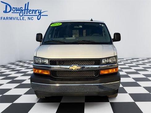 Used 2024 Chevrolet Express 2500 w/ Driver Convenience Package image 8