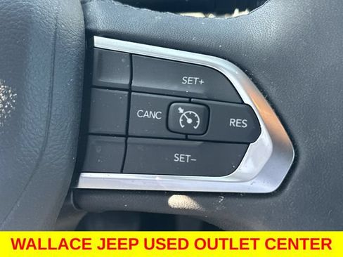 Used 2025 Jeep Compass Latitude AWD/4WD image 26