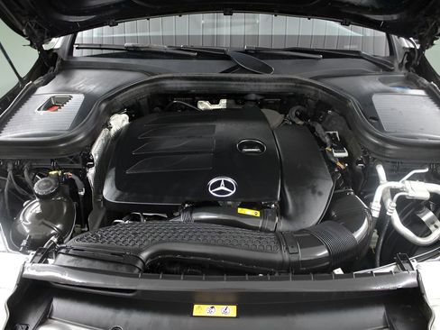 Used 2022 Mercedes-Benz GLC 300 image 39