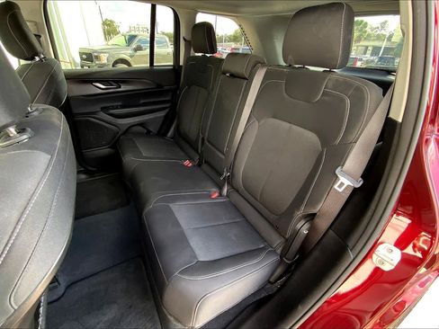 Used 2023 Jeep Grand Cherokee Laredo w/ Luxury Tech Group I image 20