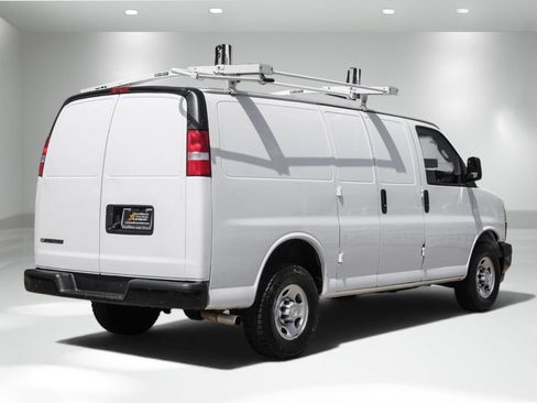 Used 2021 Chevrolet Express 3500 w/ Driver Convenience Package RWD image 6