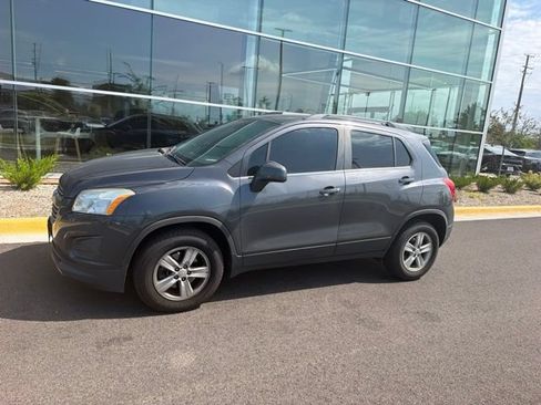 Used 2016 Chevrolet Trax LT AWD/4WD image 2