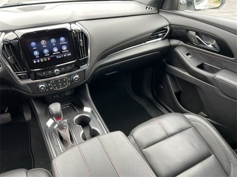 Used 2023 Chevrolet Traverse RS image 37