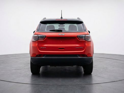 Used 2025 Jeep Compass Limited AWD/4WD image 7