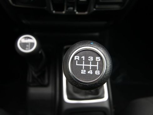 Used 2022 Jeep Gladiator Sport AWD/4WD image 11