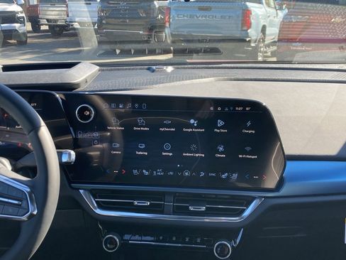 New 2026 Chevrolet Equinox EV LT w/ Convenience Package II image 18