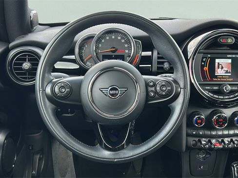 Used 2021 MINI Cooper 2-Door Hardtop image 18