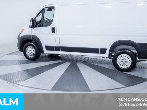 Used 2025 RAM ProMaster 2500 w/ Convenience Group FWD image 5