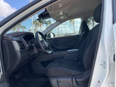 Certified 2023 Nissan Rogue S FWD image 9