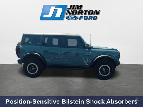 Used 2023 Ford Bronco Outer Banks w/ Sasquatch Package AWD/4WD image 12
