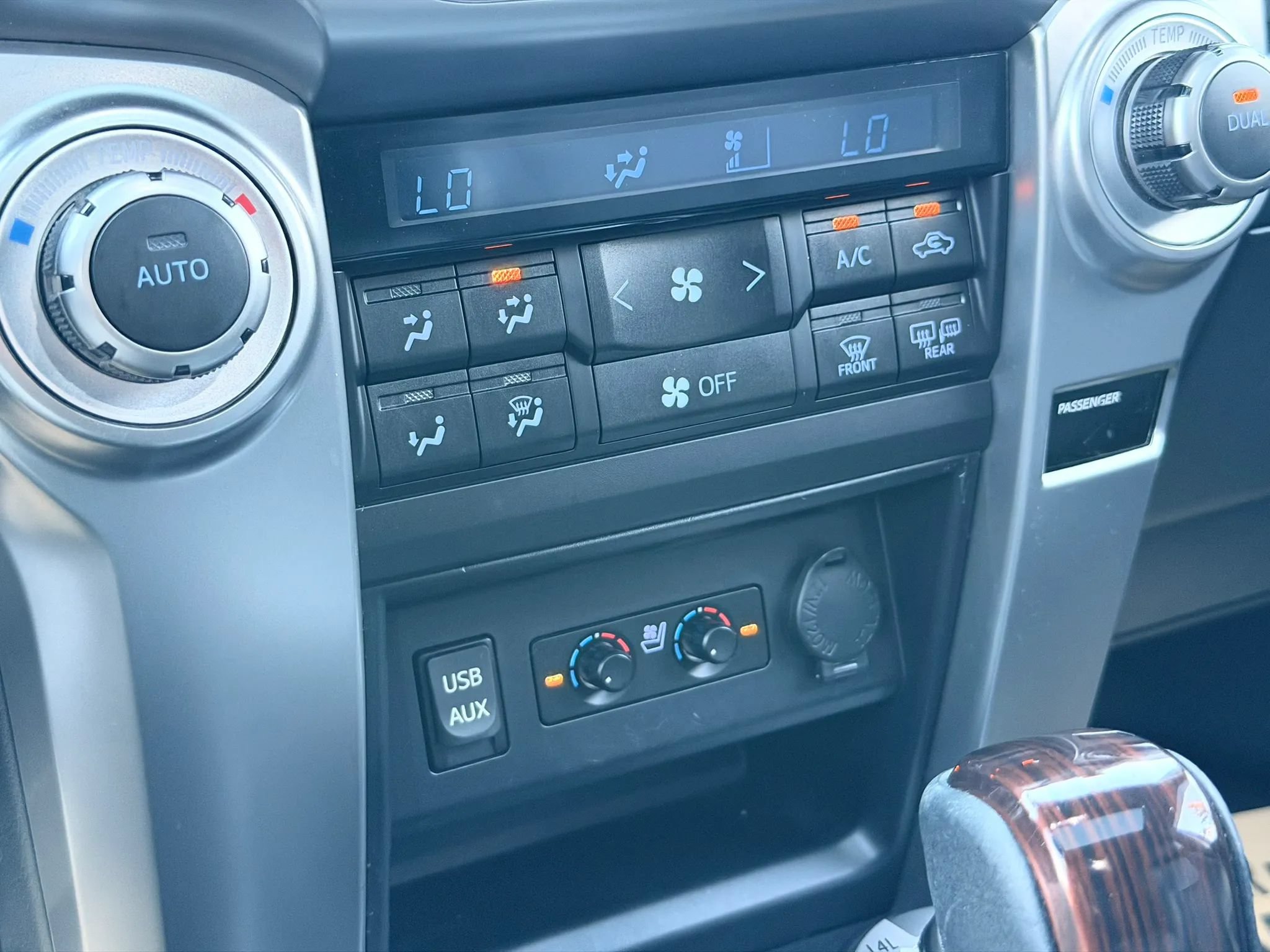 Used 2019 Toyota 4Runner Limited AWD/4WD image 25