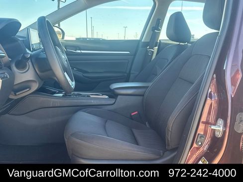 Used 2023 Nissan Altima 2.5 SV image 9