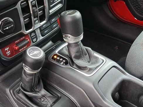 Used 2026 Jeep Gladiator Rubicon AWD/4WD image 16