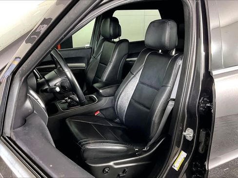 Used 2019 Dodge Durango SXT image 8