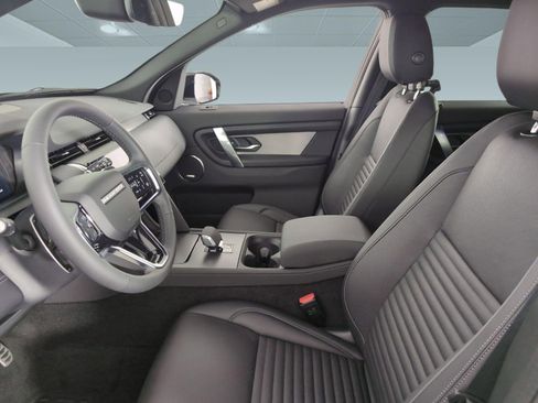 New 2025 Land Rover Discovery Sport Dynamic SE image 4