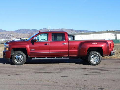 Used 2015 Chevrolet Silverado 3500 High Country w/ Duramax Plus Package image 3
