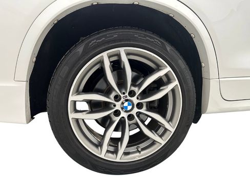 Used 2017 BMW X3 xDrive28i image 9