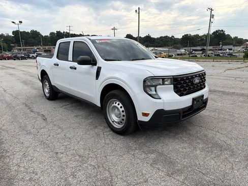 Used 2025 Ford Maverick XL w/ Equipment Group 101A AWD/4WD image 3